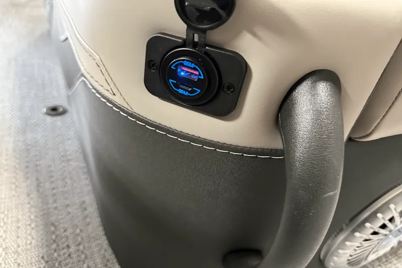 Slide: The Image of Barletta Cabrio 22 U 2026 - 44