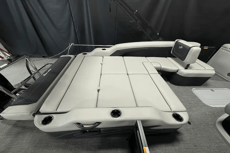 Slide: The Image of Barletta Cabrio 22 U 2026 - 27