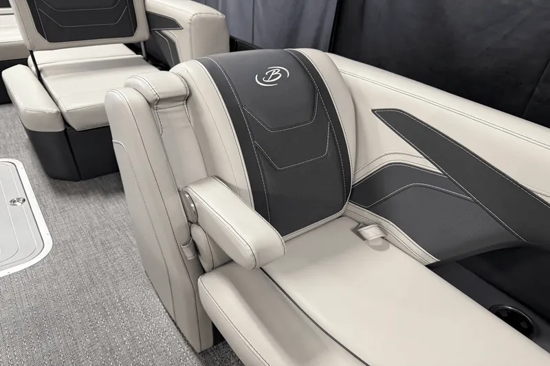 Slide: The Image of Barletta Cabrio 22 U 2026 - 73