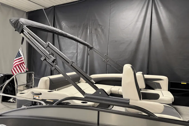 Slide: The Image of Barletta Cabrio 22 U 2026 - 93