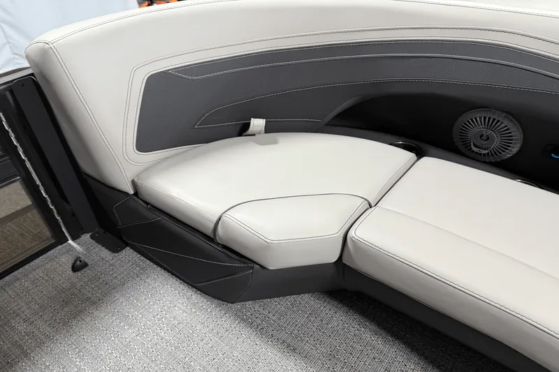 Slide: The Image of Barletta Cabrio 22 U 2026 - 85