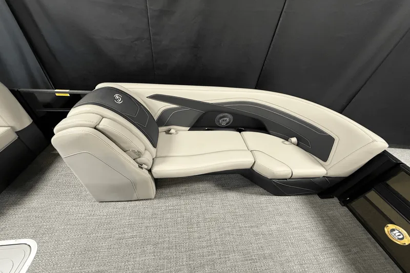 Slide: The Image of Barletta Cabrio 22 U 2026 - 72