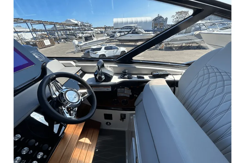 Slide: The Image of Sea Ray Sundancer 370 Outboard 2026 - 11