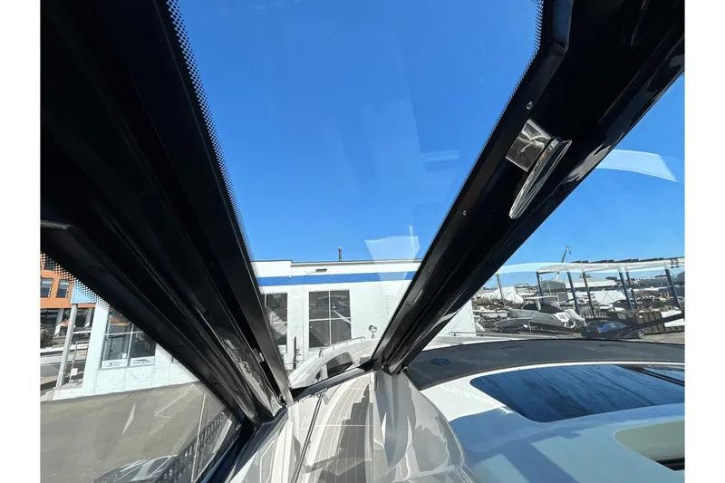 Slide: The Image of Sea Ray Sundancer 370 Outboard 2026 - 15