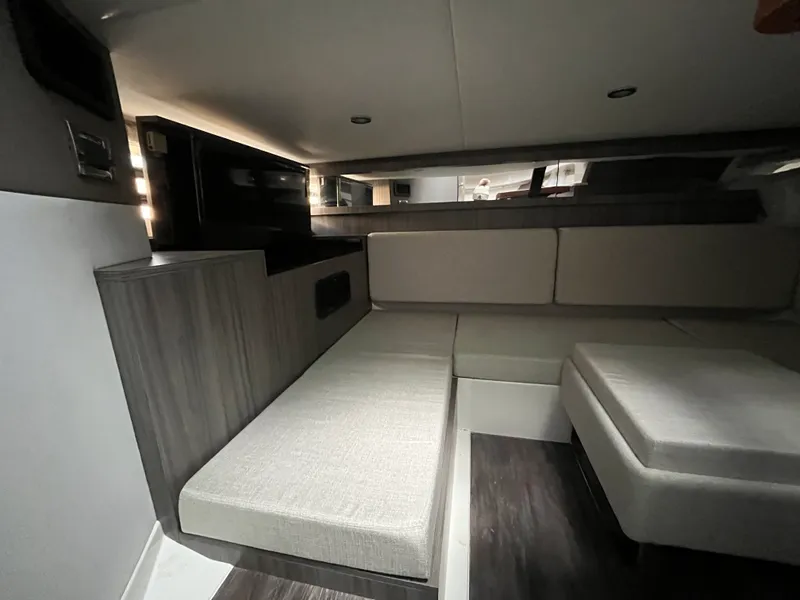 Slide: The Image of Sea Ray Sundancer 370 Outboard 2026 - 32