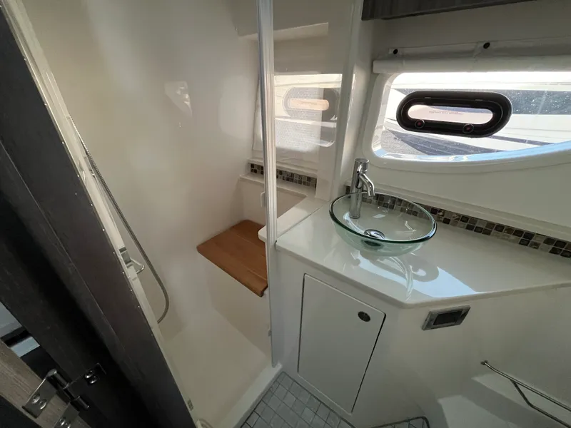 Slide: The Image of Sea Ray Sundancer 370 Outboard 2026 - 36