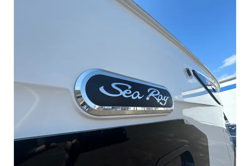Slide: The Image of Sea Ray Sundancer 370 Outboard 2026 - 5