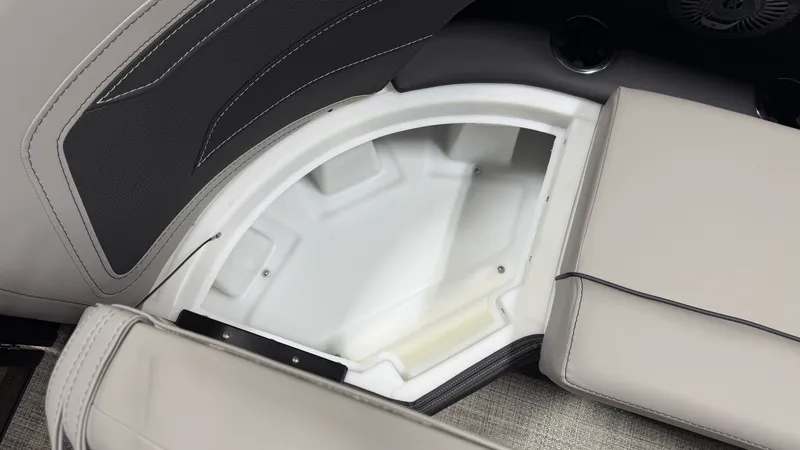 Slide: The Image of Barletta CABRIO22QC 2027 - 13