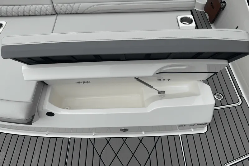 Slide: The Image of Sea Ray SLX 280 2026 - 11