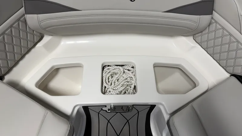 Slide: The Image of Sea Ray SLX 280 2026 - 110