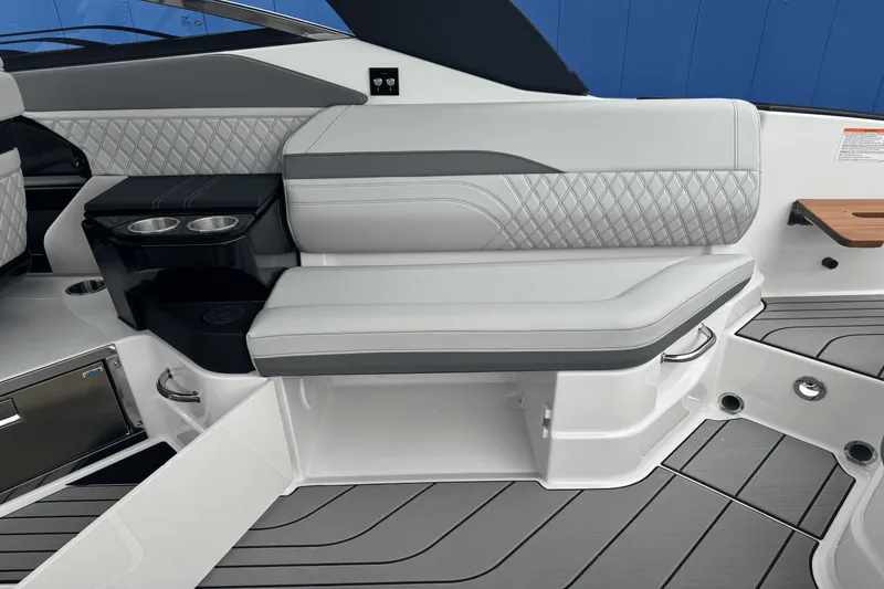 Slide: The Image of Sea Ray SLX 280 2026 - 22