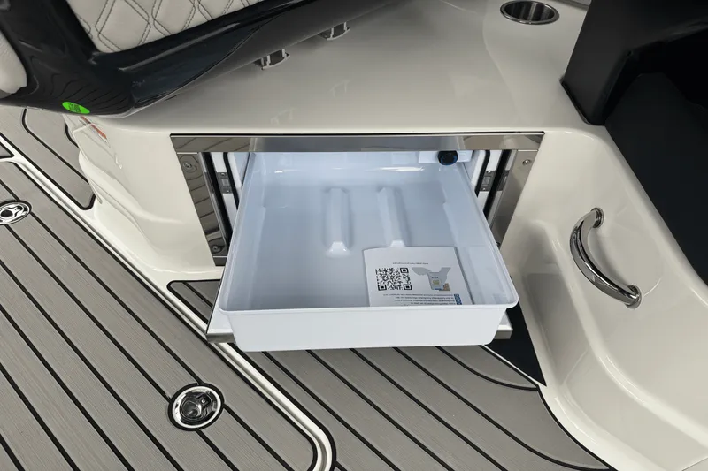 Slide: The Image of Sea Ray SLX 280 2026 - 28