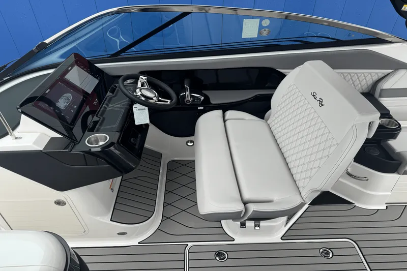 Slide: The Image of Sea Ray SLX 280 2026 - 43