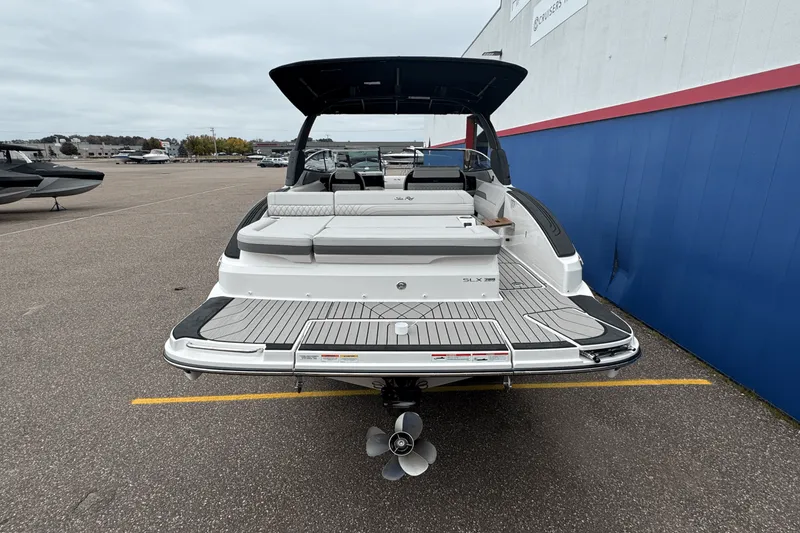 Slide: The Image of Sea Ray SLX 280 2026 - 5