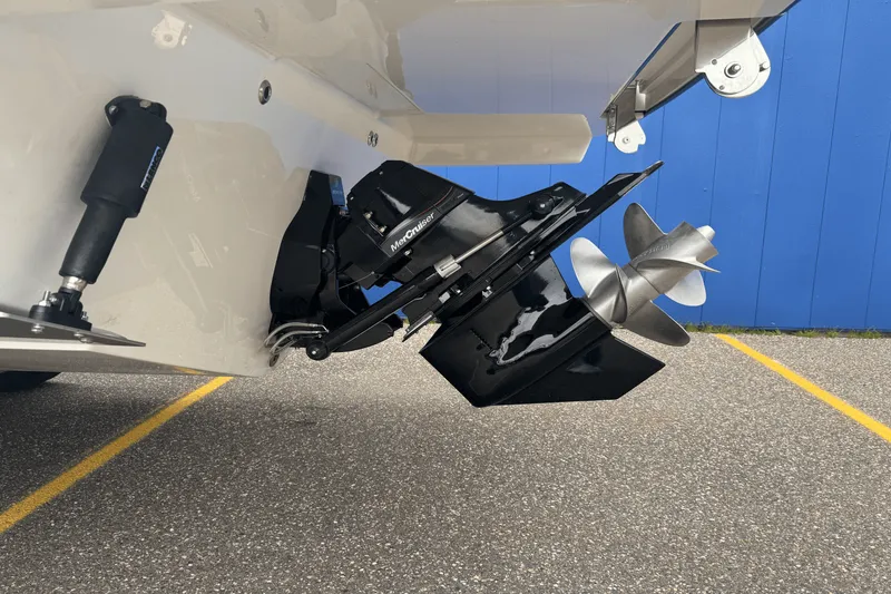 Slide: The Image of Sea Ray SLX 280 2026 - 6