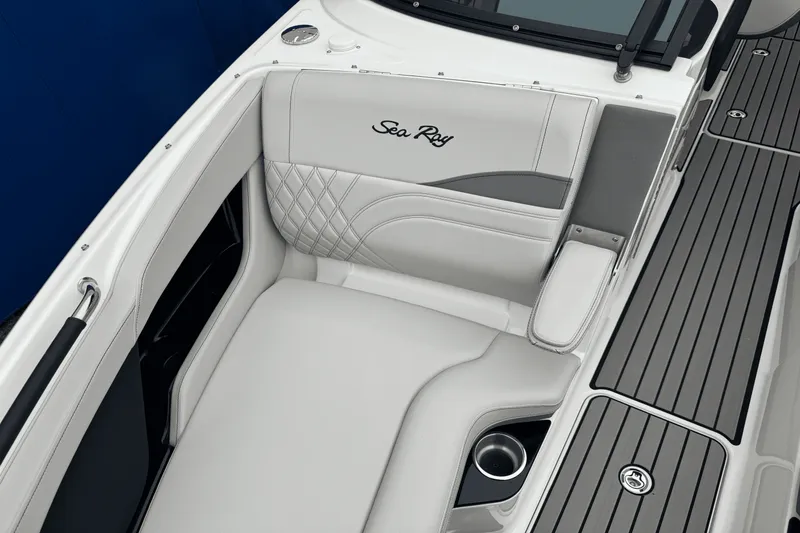 Slide: The Image of Sea Ray SLX 280 2026 - 62