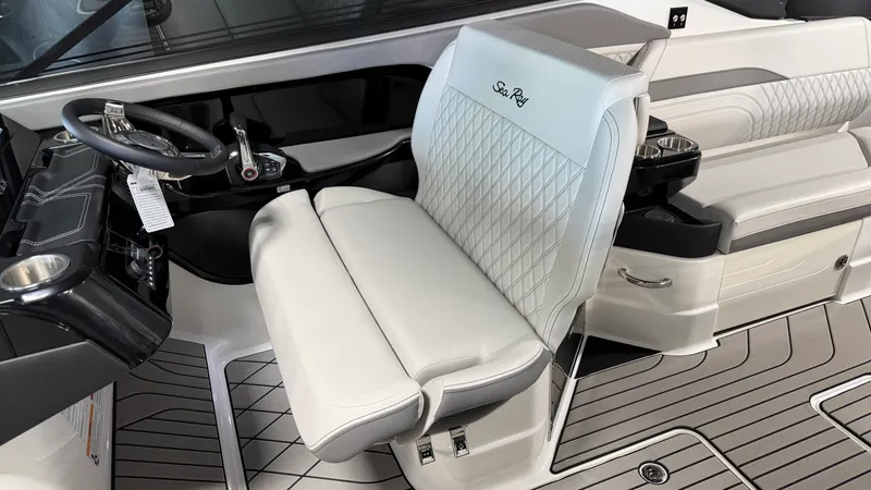 Slide: The Image of Sea Ray SLX 280 2026 - 79