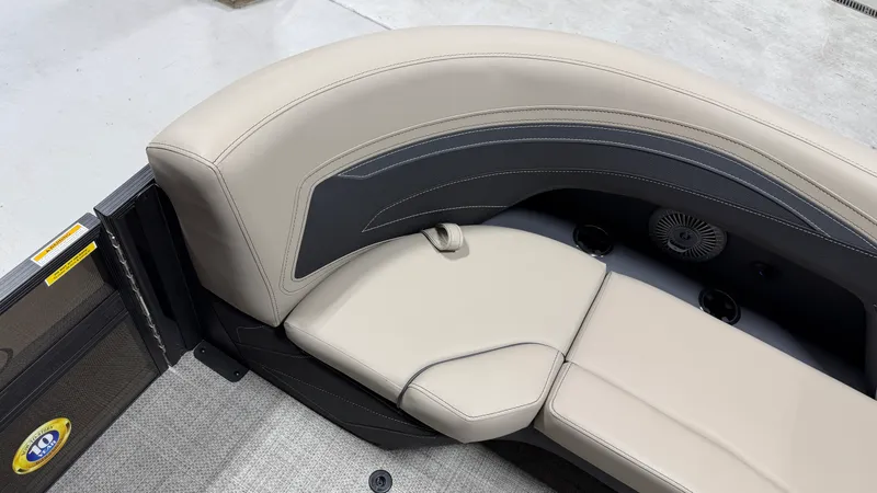 Slide: The Image of Barletta CABRIO22UC 2027 - 11