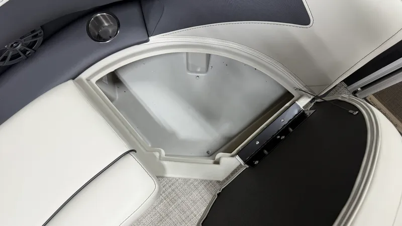 Slide: The Image of Barletta ARIA22QC 2027 - 23