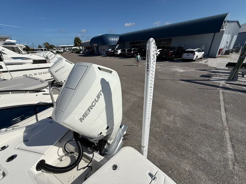 Slide: The Image of Boston Whaler 250 Dauntless 2027 - 26