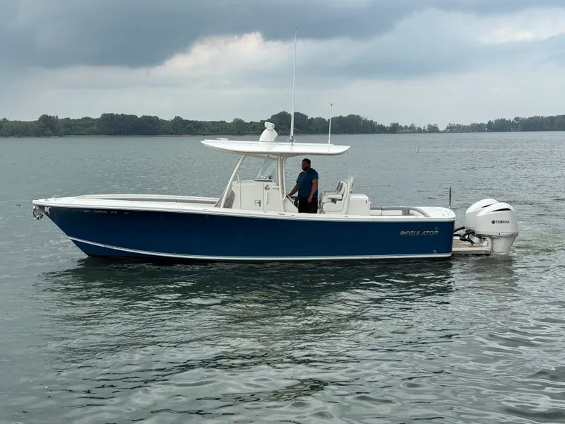 The Image of Regulator Marine 31 2019 - 0