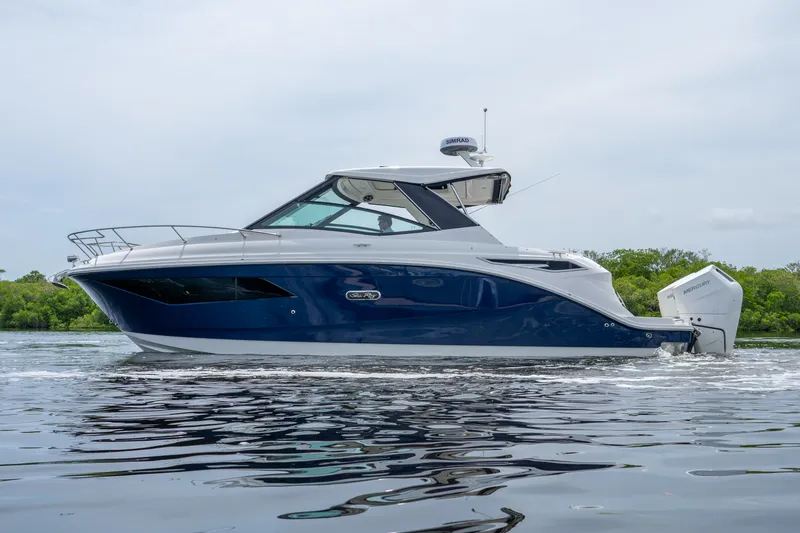 Slide: The Image of Sea Ray Sundancer 320 Outboard 2027 - 33