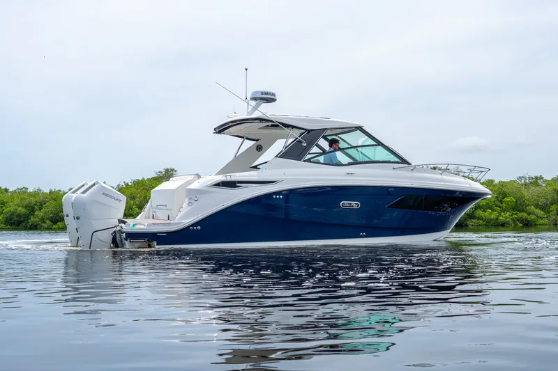 Slide: The Image of Sea Ray Sundancer 320 Outboard 2027 - 3