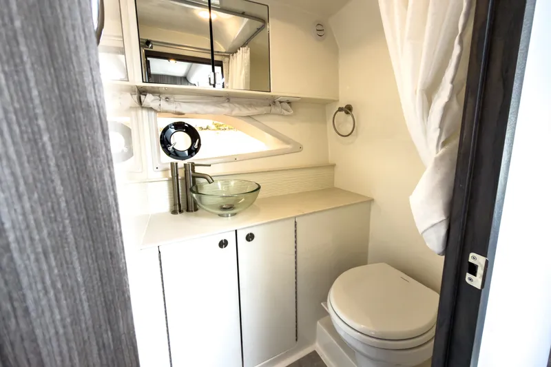 Slide: The Image of Sea Ray Sundancer 320 Outboard 2027 - 19