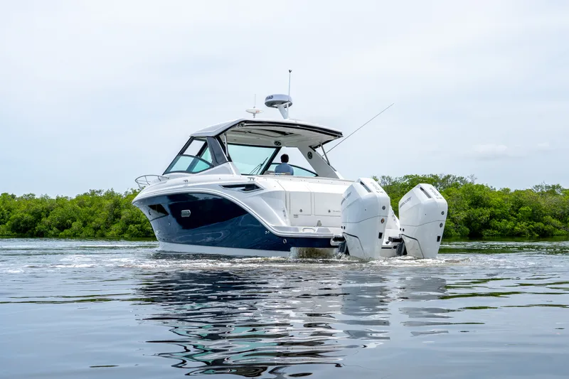 Slide: The Image of Sea Ray Sundancer 320 Outboard 2027 - 31