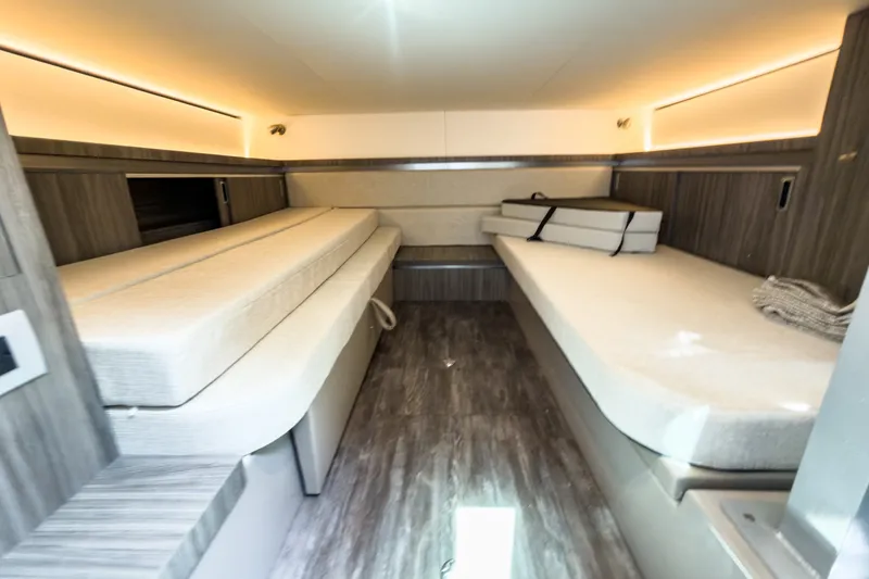 Slide: The Image of Sea Ray Sundancer 320 Outboard 2027 - 21