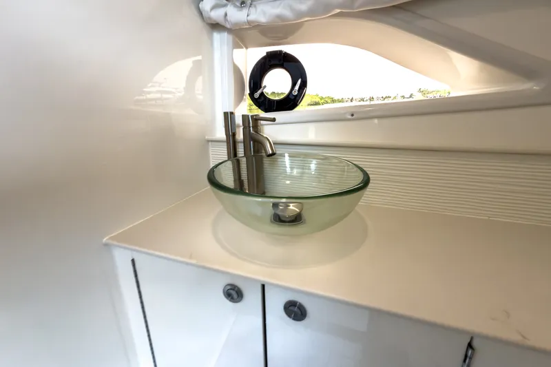 Slide: The Image of Sea Ray Sundancer 320 Outboard 2027 - 20
