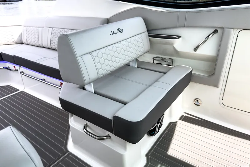 Slide: The Image of Sea Ray Sundancer 320 Outboard 2027 - 17
