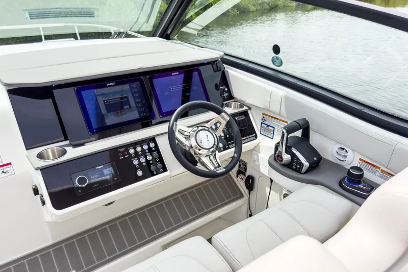 Slide: The Image of Sea Ray Sundancer 320 Outboard 2027 - 16
