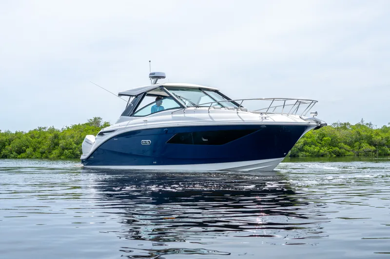 Slide: The Image of Sea Ray Sundancer 320 Outboard 2027 - 29