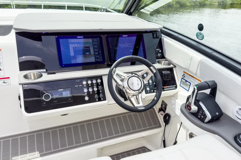 Slide: The Image of Sea Ray Sundancer 320 Outboard 2027 - 13