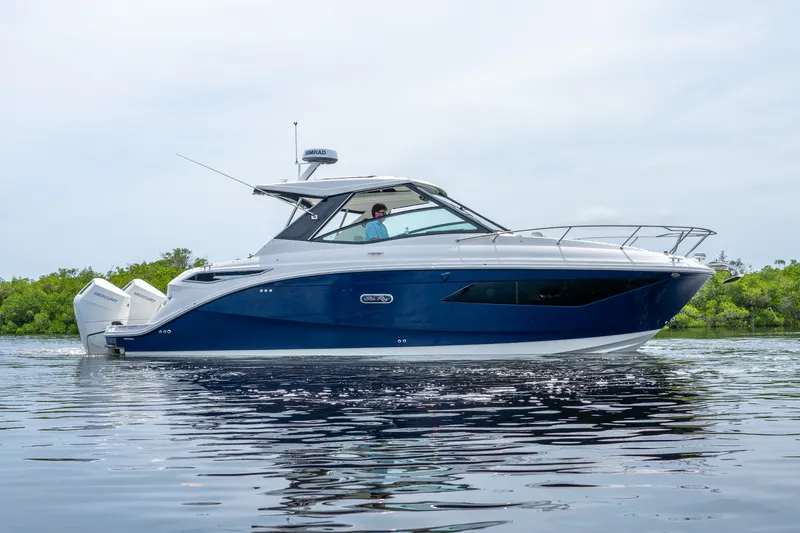 The Image of Sea Ray Sundancer 320 Outboard 2027 - 0