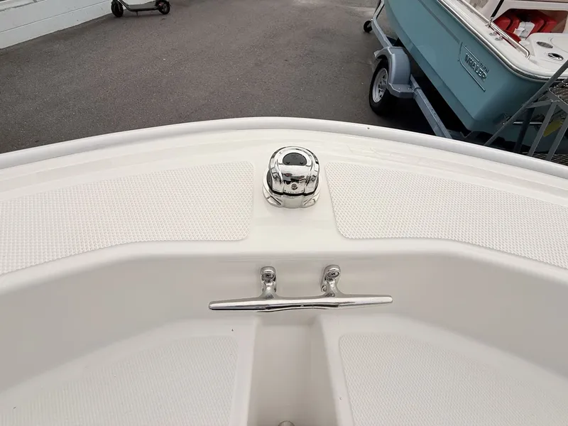 Slide: The Image of Boston Whaler 130 Super Sport 2027 - 22