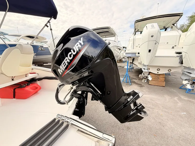 Slide: The Image of Boston Whaler 130 Super Sport 2027 - 24