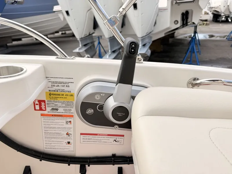 Slide: The Image of Boston Whaler 130 Super Sport 2027 - 15