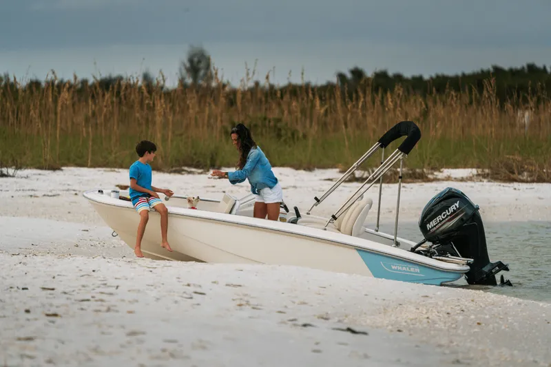 Slide: The Image of Boston Whaler 130 Super Sport 2027 - 7