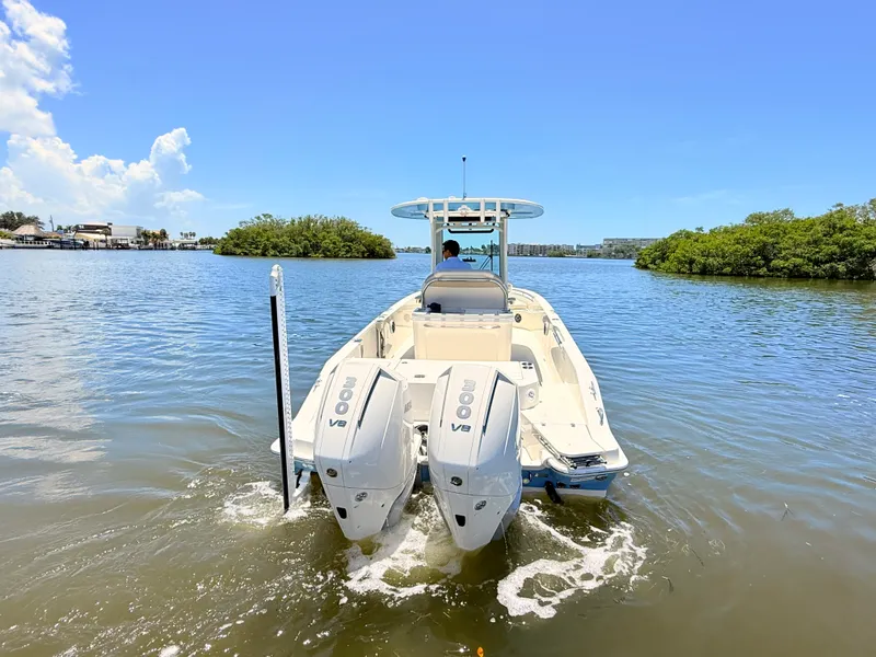 Slide: The Image of Boston Whaler 280 Dauntless 2027 - 16