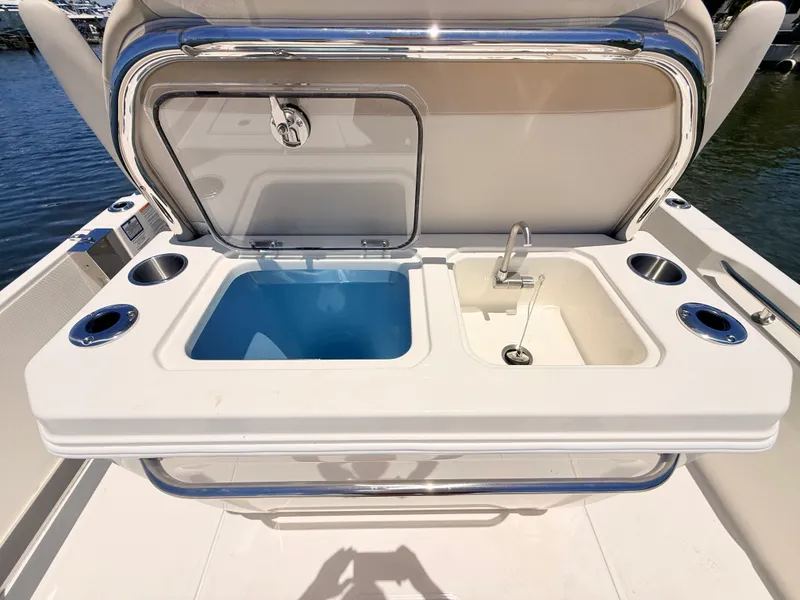 Slide: The Image of Boston Whaler 280 Dauntless 2027 - 28