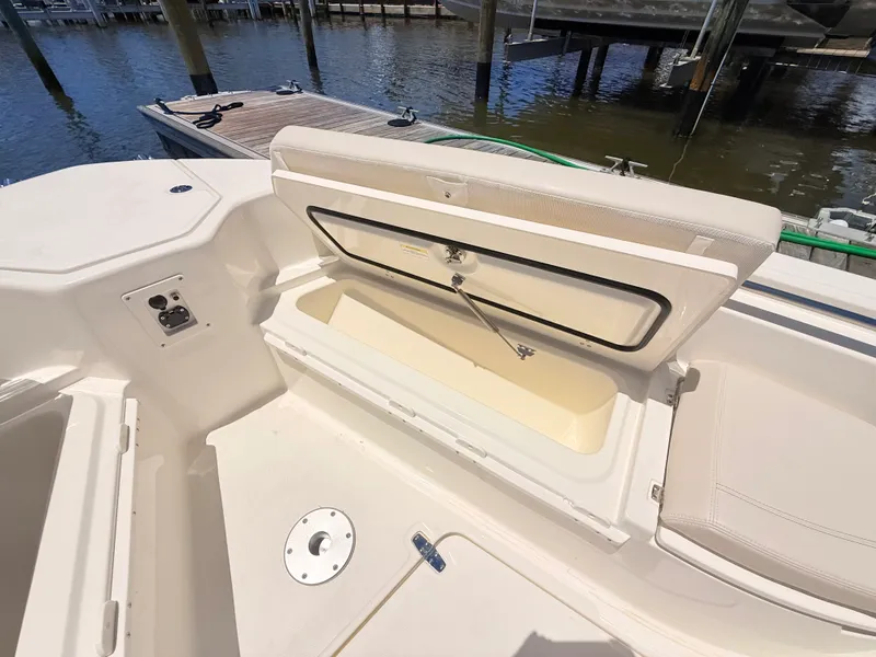Slide: The Image of Boston Whaler 280 Dauntless 2027 - 64