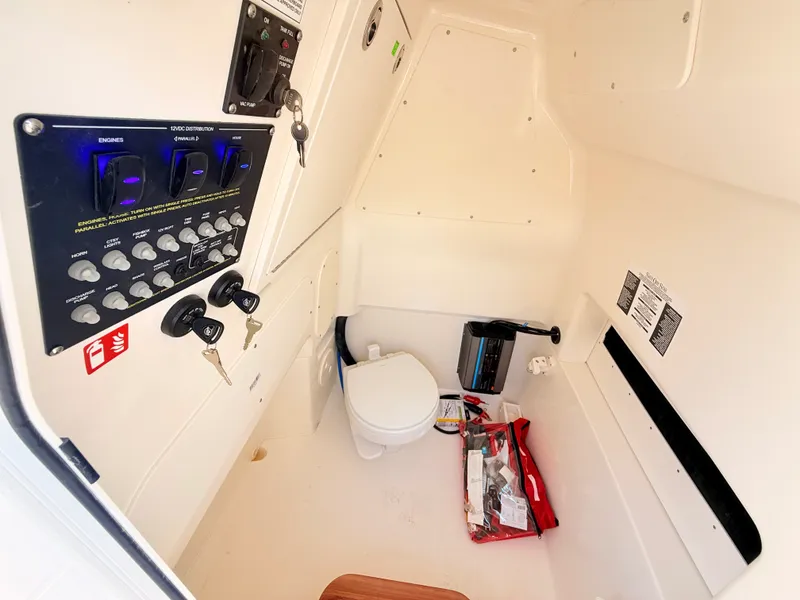 Slide: The Image of Boston Whaler 280 Dauntless 2027 - 69