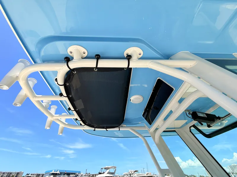 Slide: The Image of Boston Whaler 280 Dauntless 2027 - 43