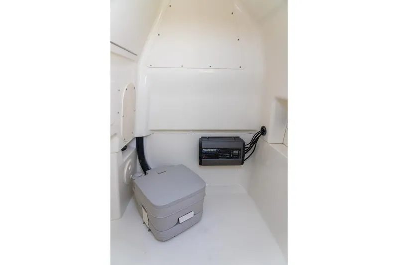 Slide: The Image of Boston Whaler 280 Dauntless 2027 - 104