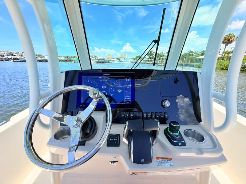 Slide: The Image of Boston Whaler 280 Dauntless 2027 - 39