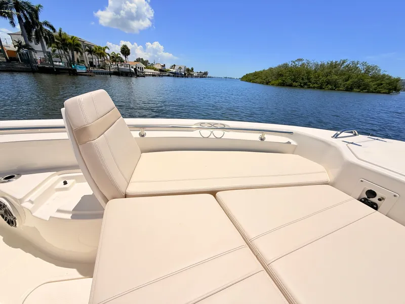 Slide: The Image of Boston Whaler 280 Dauntless 2027 - 50