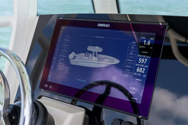 Slide: The Image of Boston Whaler 280 Dauntless 2027 - 30