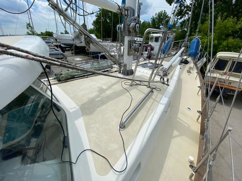 Slide: The Image of Side Deck - 10